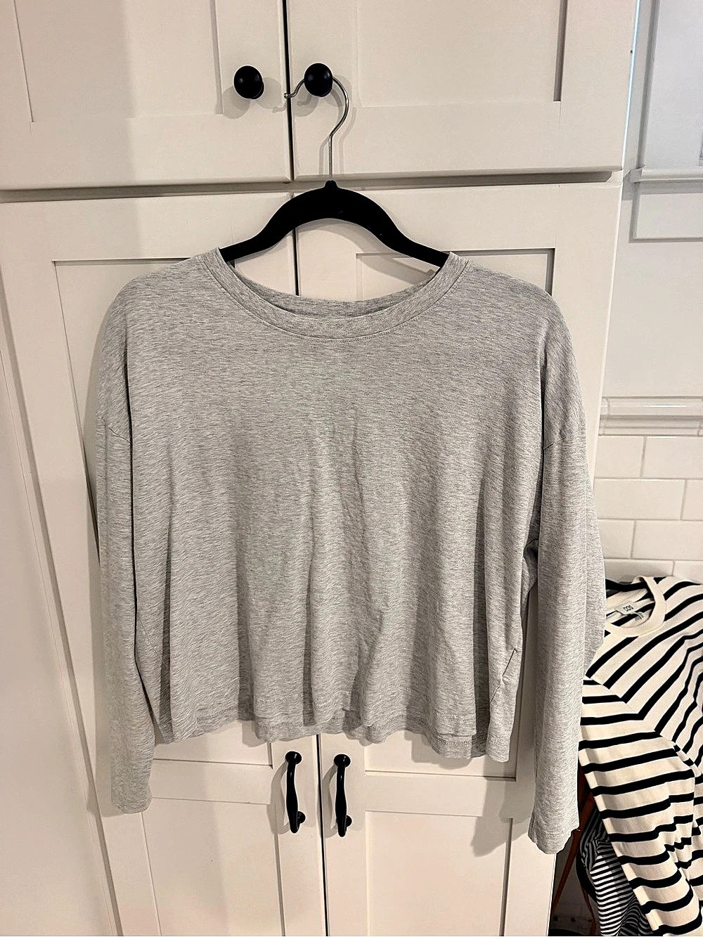 COS Long Sleeve Cotton Tee in Gray Size Medium